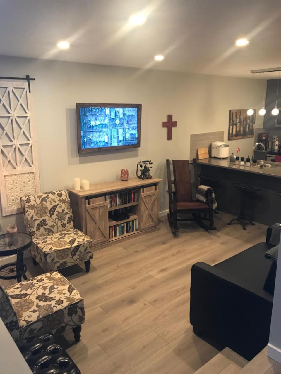 Home Sweet Condo Calgary Ngoại thất bức ảnh