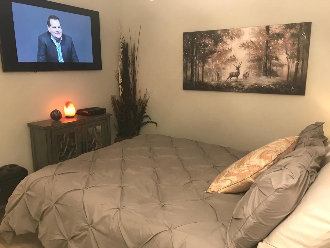 Home Sweet Condo Calgary Ngoại thất bức ảnh