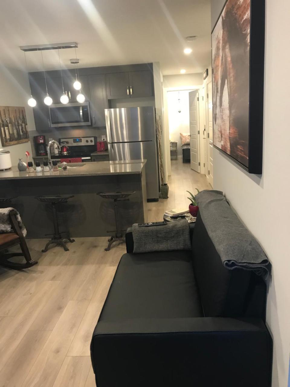 Home Sweet Condo Calgary Ngoại thất bức ảnh