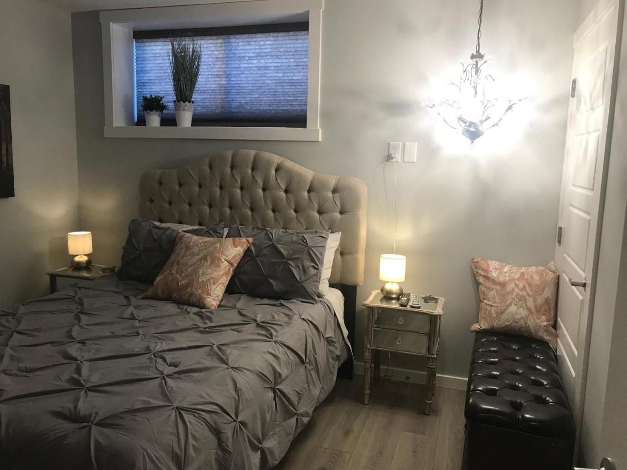 Home Sweet Condo Calgary Ngoại thất bức ảnh