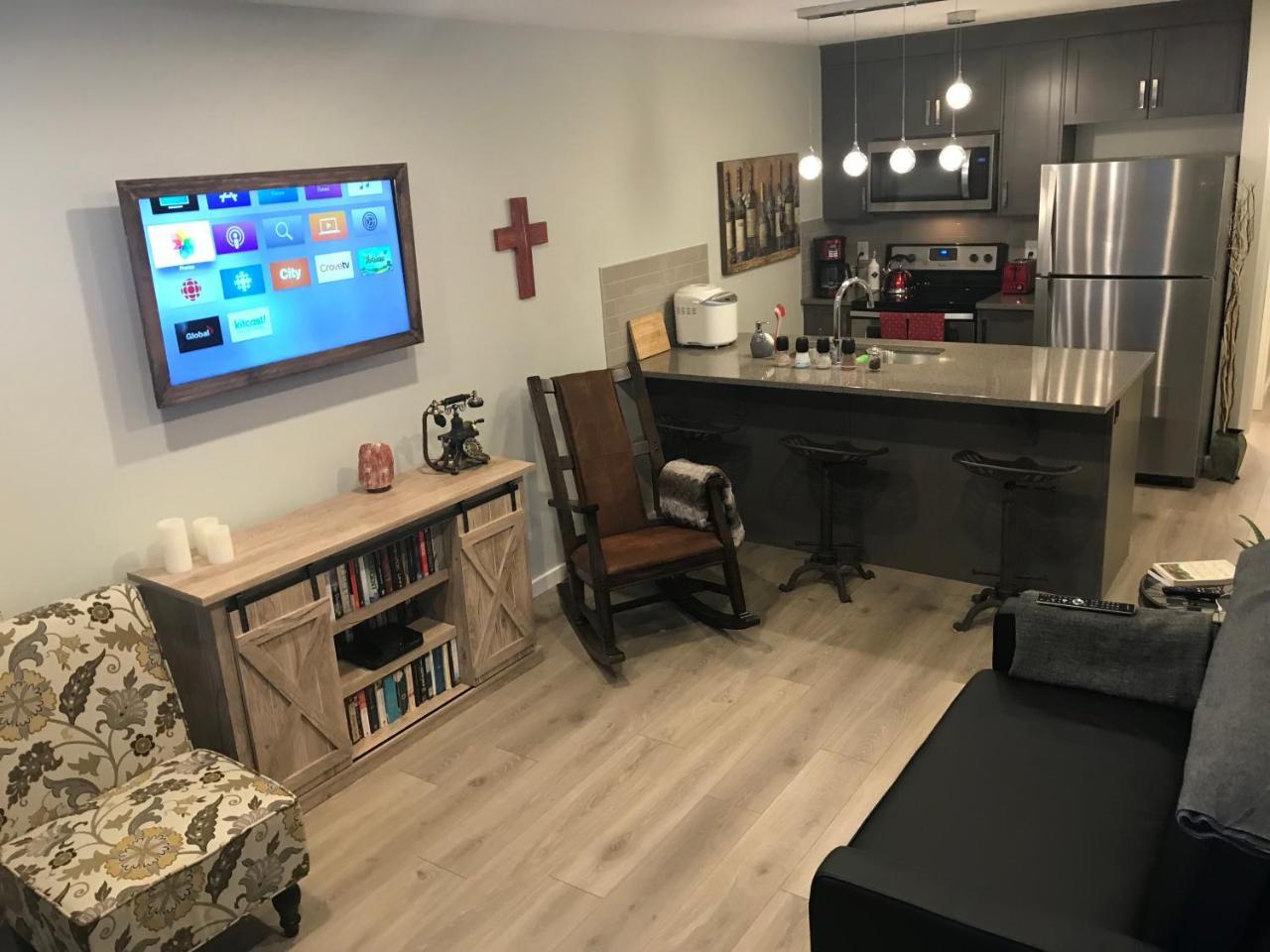 Home Sweet Condo Calgary Ngoại thất bức ảnh