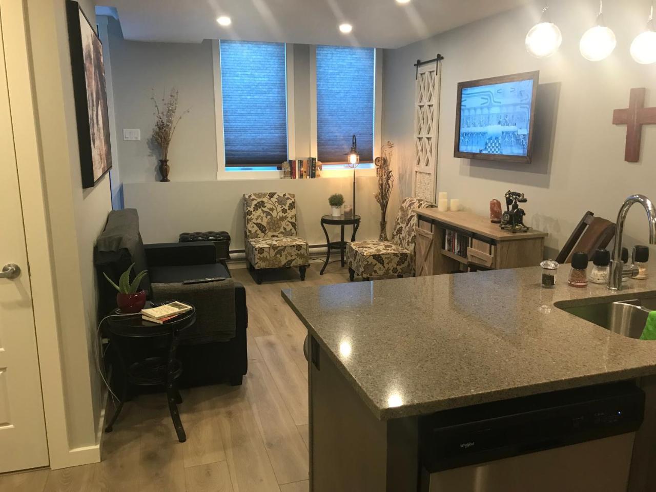 Home Sweet Condo Calgary Ngoại thất bức ảnh