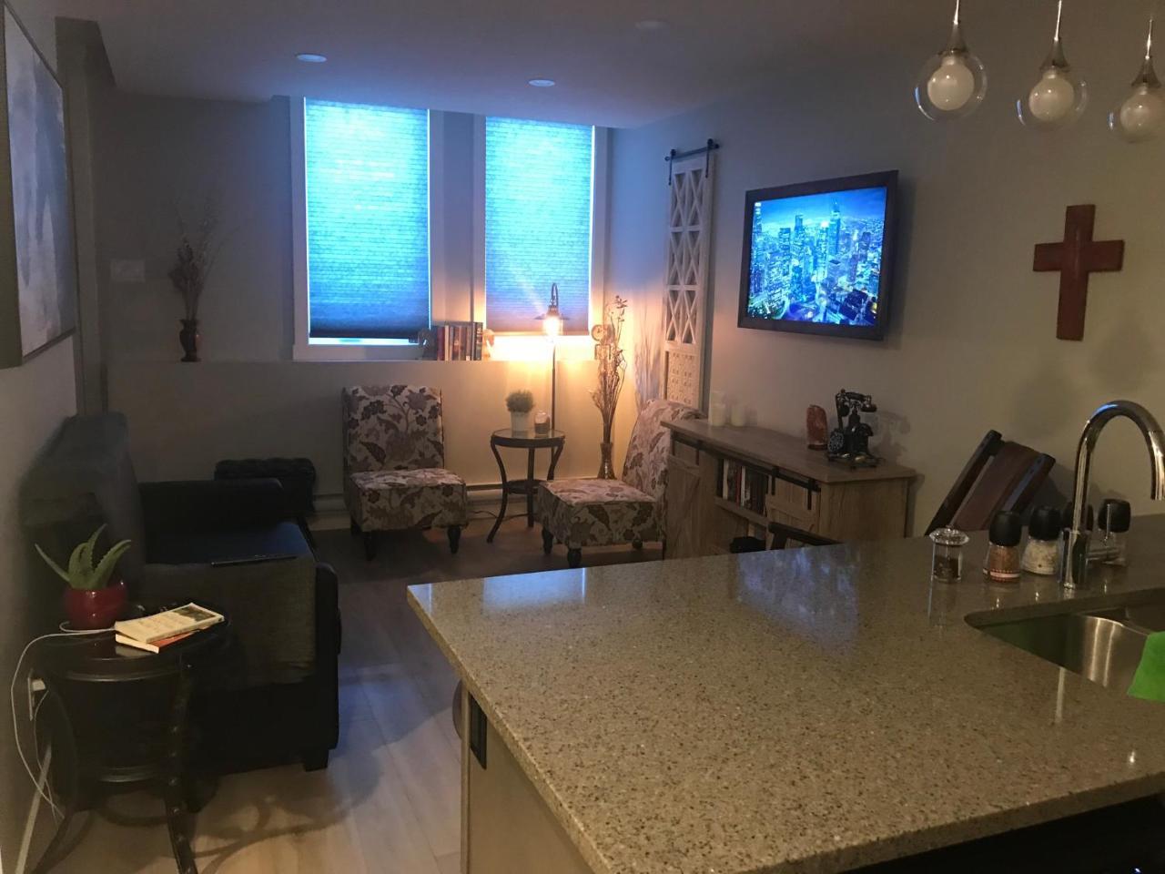 Home Sweet Condo Calgary Ngoại thất bức ảnh