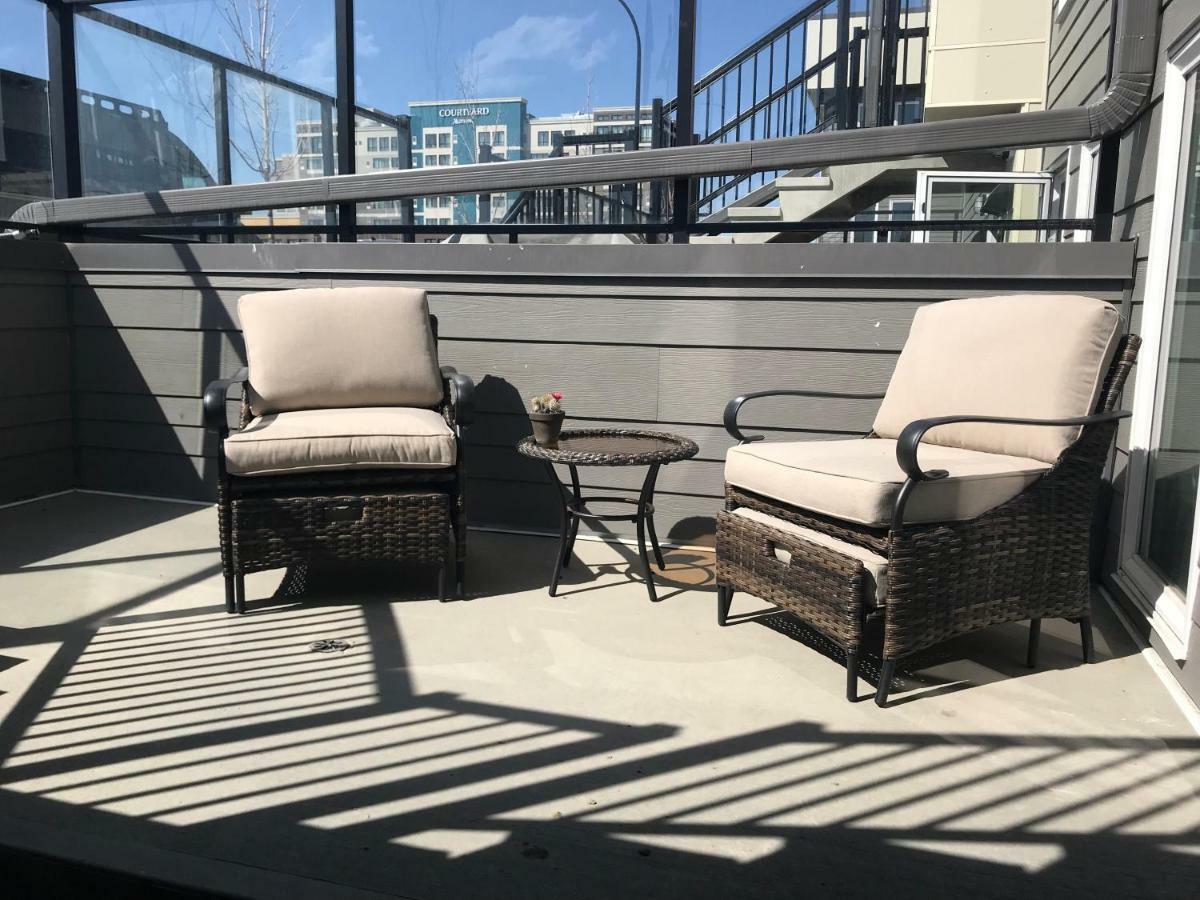Home Sweet Condo Calgary Ngoại thất bức ảnh